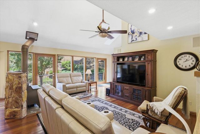 124 Mountain Oak Ct, Folsom, CA 95630