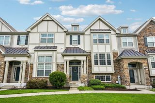 285 Bennett Drive, Carol Stream, IL 60188