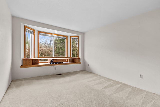 4231 Tamarack Drive, Medford, OR 97504