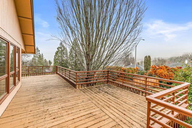 4231 Tamarack Drive, Medford, OR 97504