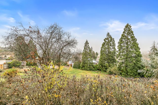 4231 Tamarack Drive, Medford, OR 97504