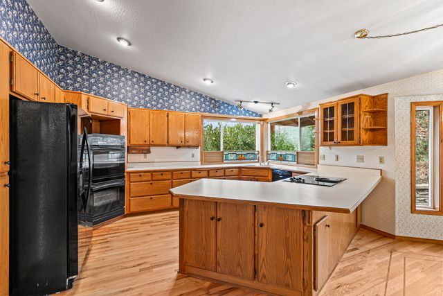 4231 Tamarack Drive, Medford, OR 97504