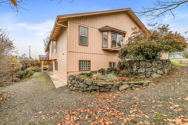 4231 Tamarack Drive, Medford, OR 97504