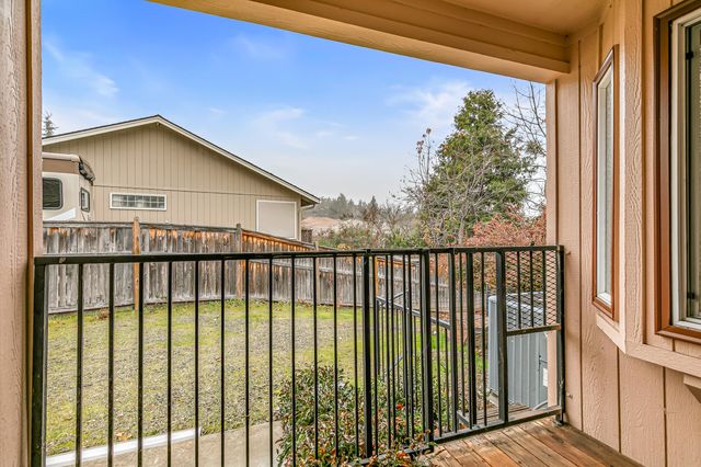 4231 Tamarack Drive, Medford, OR 97504