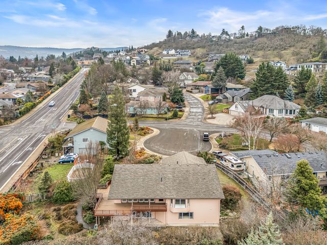 4231 Tamarack Drive, Medford, OR 97504