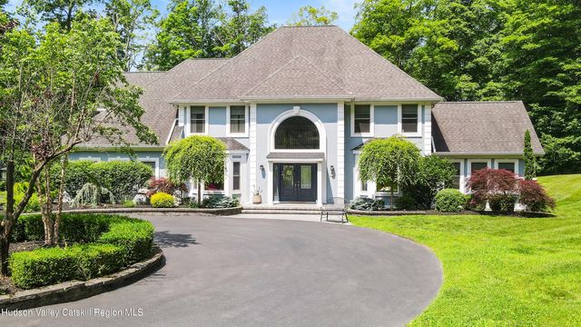115 Autumn Chase Drive, Hopewell Junction, NY 12533