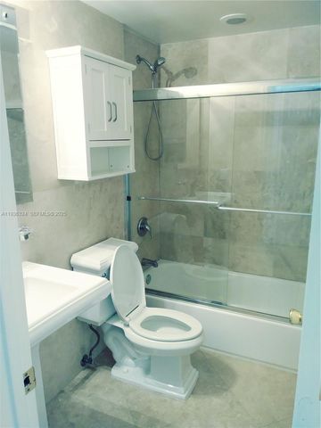 1864 NE 46th St E1, Fort Lauderdale, FL 33308