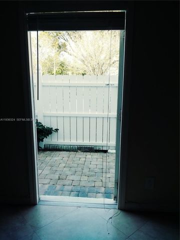 1864 NE 46th St E1, Fort Lauderdale, FL 33308