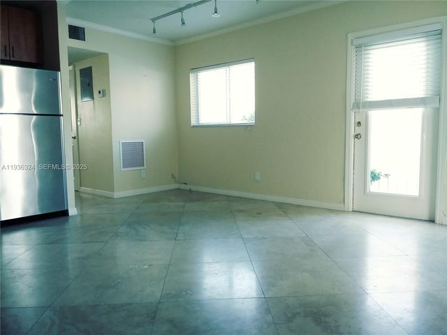 1864 NE 46th St E1, Fort Lauderdale, FL 33308