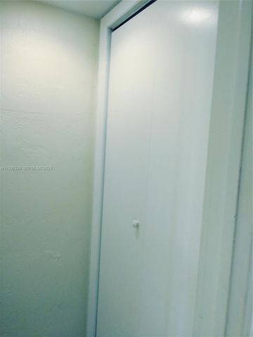 1864 NE 46th St E1, Fort Lauderdale, FL 33308