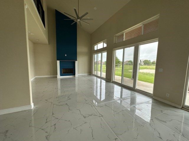 487 Whispering Way, Red Oak, TX 75154
