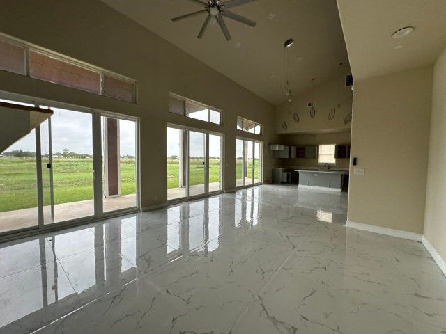 487 Whispering Way, Red Oak, TX 75154