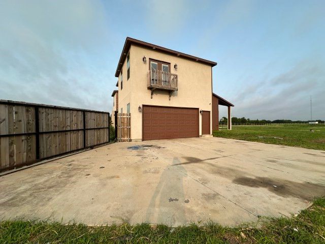 487 Whispering Way, Red Oak, TX 75154