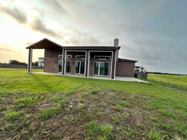 487 Whispering Way, Red Oak, TX 75154