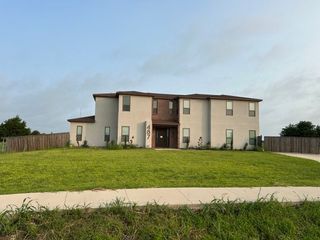 487 Whispering Way, Red Oak, TX 75154