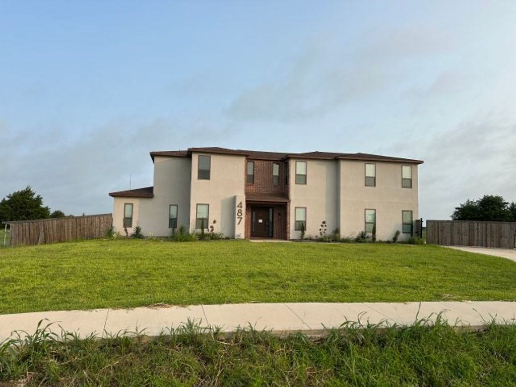 487 Whispering Way, Red Oak, TX 75154