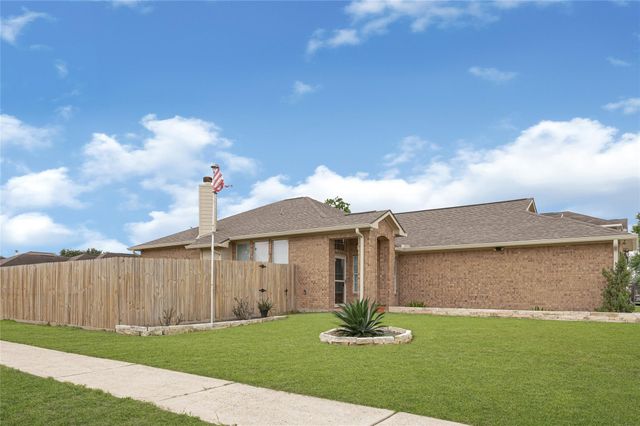 174 Horn Court, Baytown, TX 77523