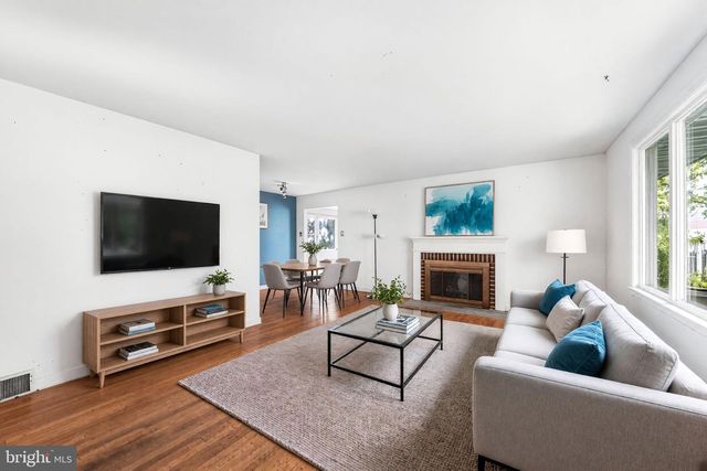 26 ASH RD, Wallingford, PA 19086