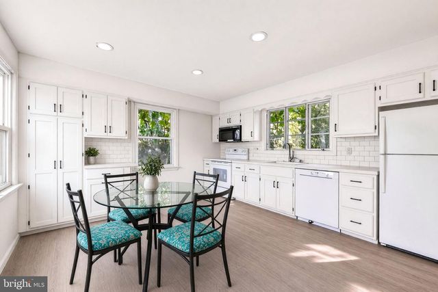 26 ASH RD, Wallingford, PA 19086