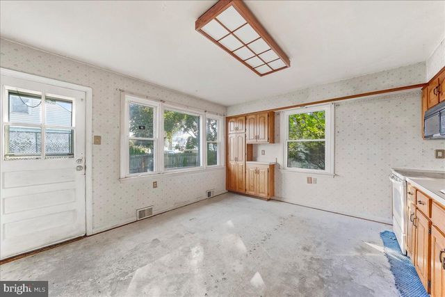 26 ASH RD, Wallingford, PA 19086