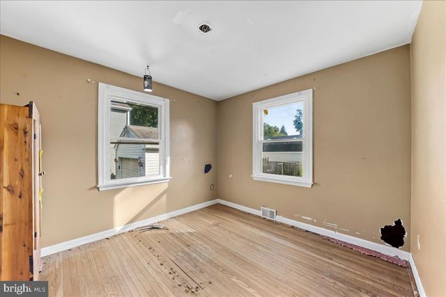 26 ASH RD, Wallingford, PA 19086