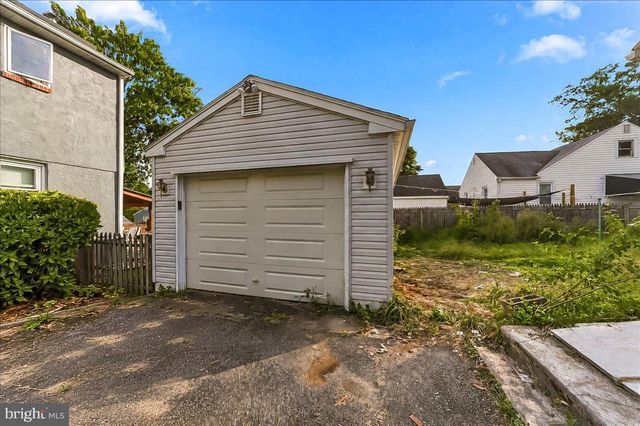 26 ASH RD, Wallingford, PA 19086