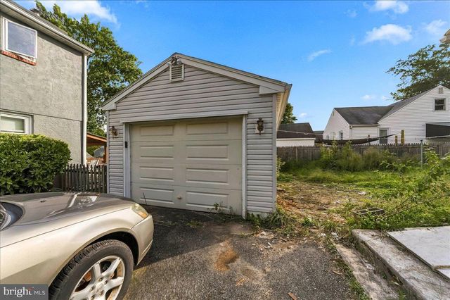 26 ASH RD, Wallingford, PA 19086