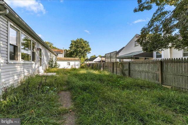26 ASH RD, Wallingford, PA 19086