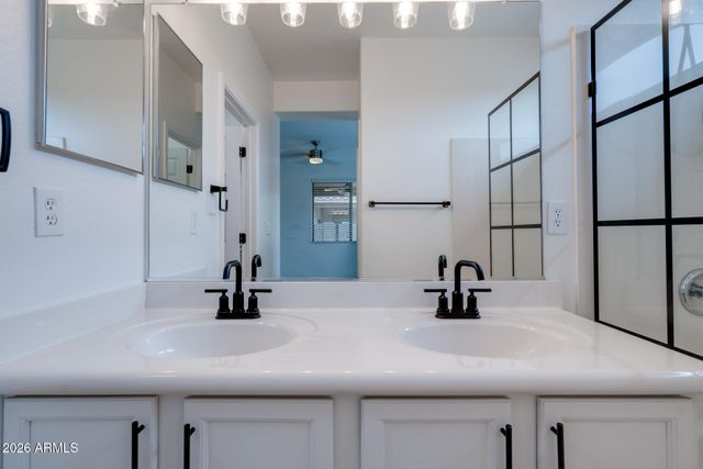 2557 W BISBEE Way, Phoenix, AZ 85086