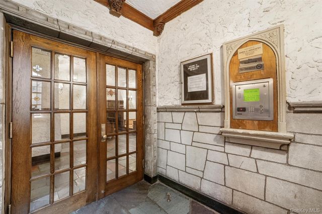 292 Main Street 6H, White Plains, NY 10601