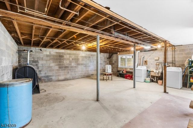 58 Andover Rd, Sparta Twp., NJ 07871