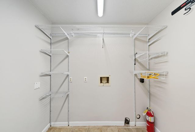 8527 Ridgepoint Drive, Houston, TX 77055