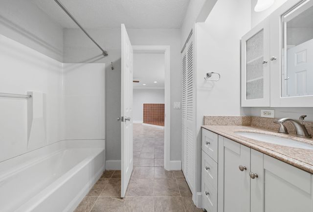 8527 Ridgepoint Drive, Houston, TX 77055