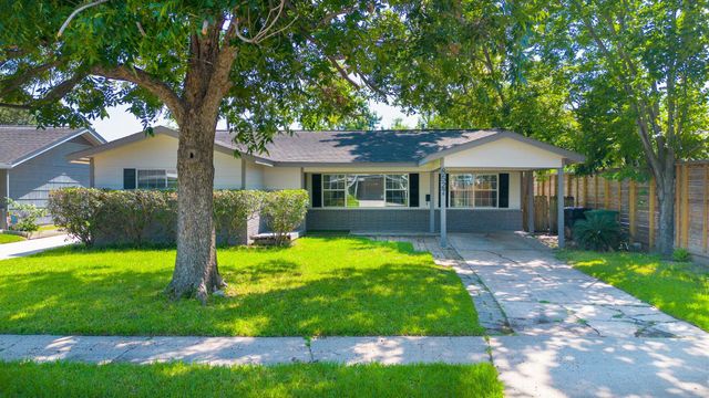 8527 Ridgepoint Drive, Houston, TX 77055