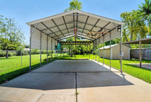 8527 Ridgepoint Drive, Houston, TX 77055