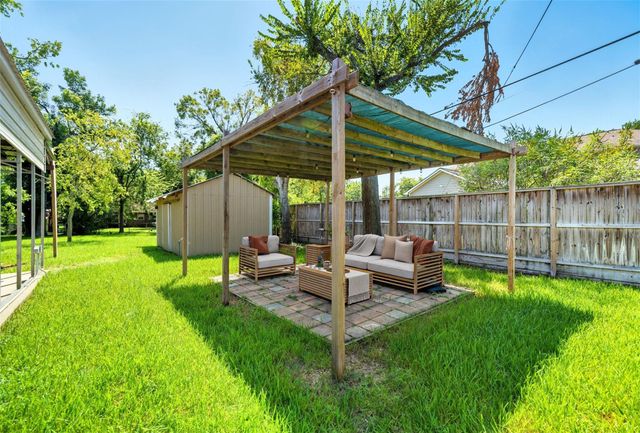 8527 Ridgepoint Drive, Houston, TX 77055