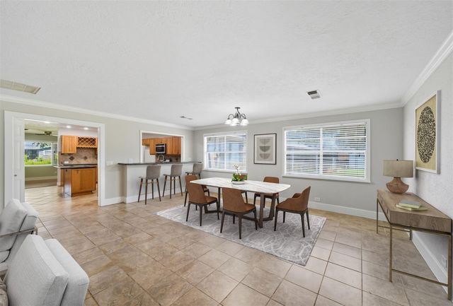 8527 Ridgepoint Drive, Houston, TX 77055