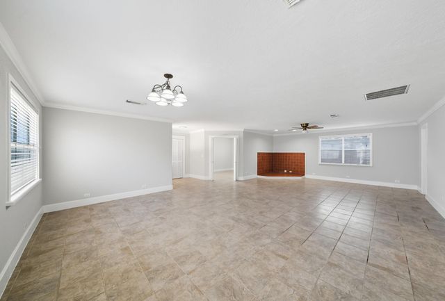 8527 Ridgepoint Drive, Houston, TX 77055