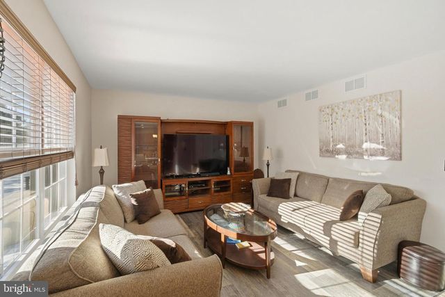 169 EMERSON, Barnegat, NJ 08005