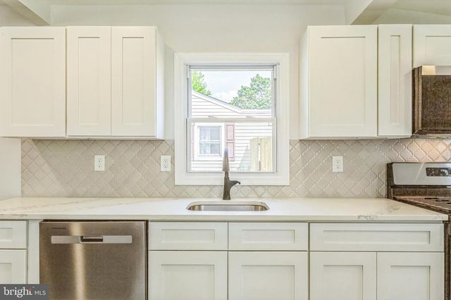 707 MOORES LN, New Castle, DE 19720