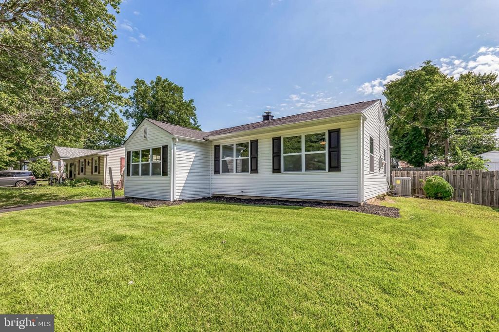 707 MOORES LN, New Castle, DE 19720