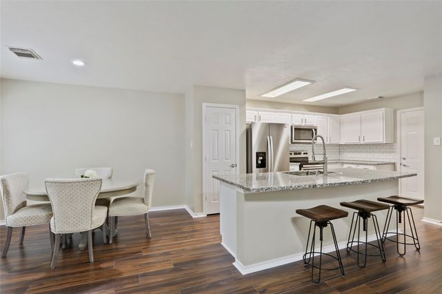 134 S Walden Elms Circle, The Woodlands, TX 77382