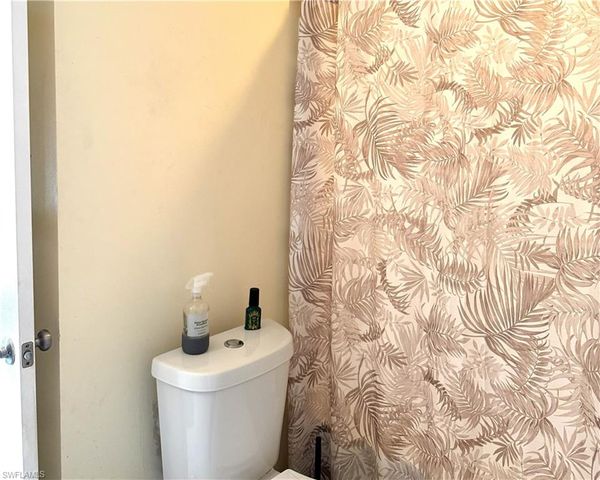 2834 NW 7th ST, Cape Coral, FL 33993