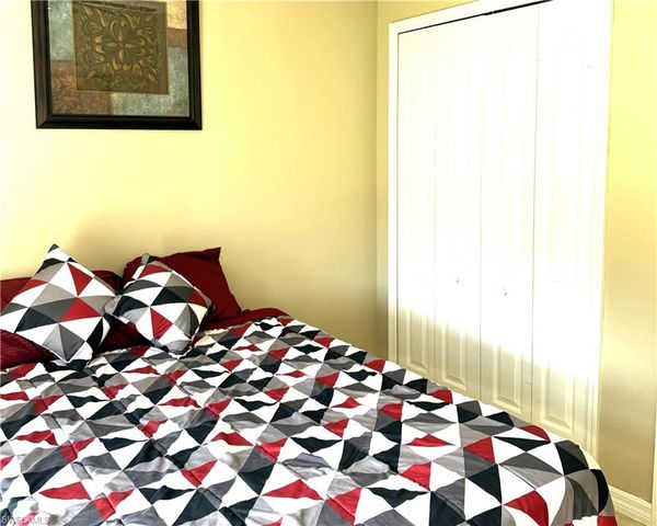 2834 NW 7th ST, Cape Coral, FL 33993