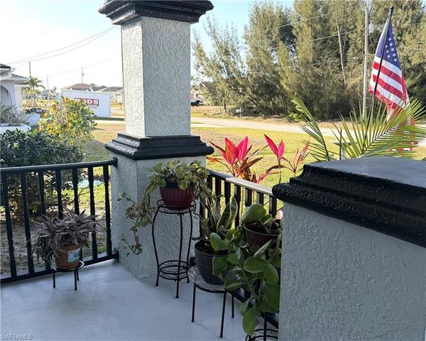 2834 NW 7th ST, Cape Coral, FL 33993