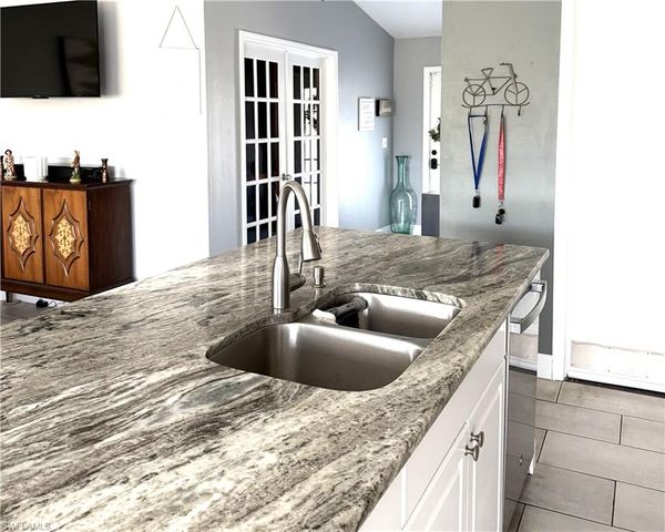 2834 NW 7th ST, Cape Coral, FL 33993