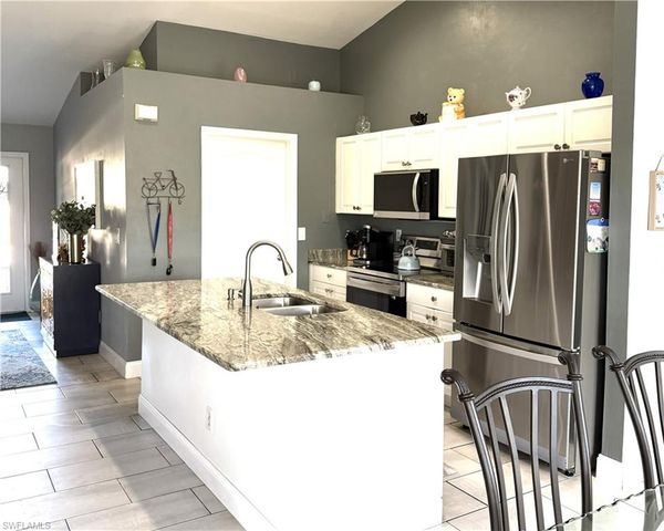 2834 NW 7th ST, Cape Coral, FL 33993