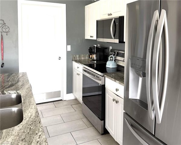 2834 NW 7th ST, Cape Coral, FL 33993