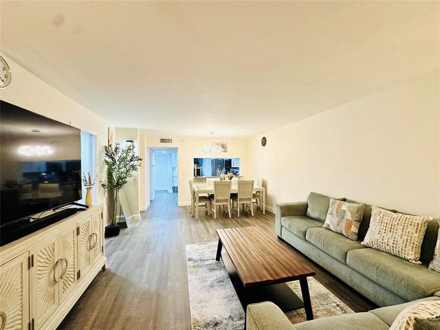 2200 S Cypress Bend Drive 802, Pompano Beach, FL 33069