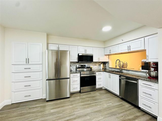 2200 S Cypress Bend Drive 802, Pompano Beach, FL 33069
